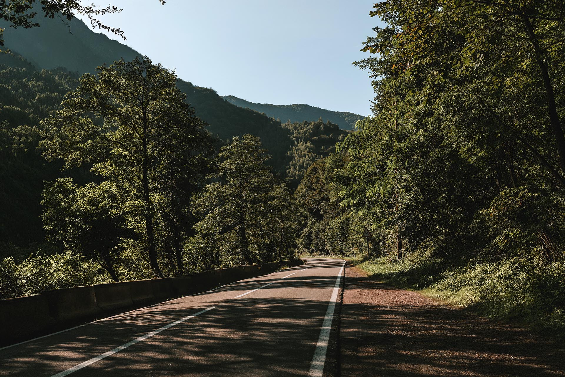 Ride Galibier, Alpe d’Huez & Courchevel on an 8 day French Alps road cycling tour. Luxury hotels, full support & stunning routes with the nevistravel community.
